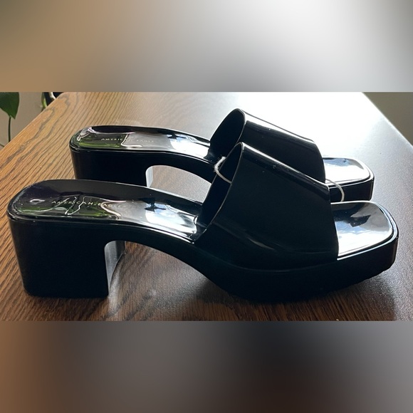 American Eagle Outfitters Black Women's Slide Sandals - Picture 2 of 5